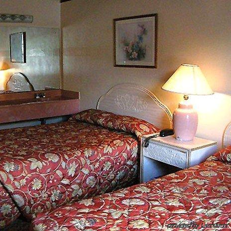 Relax Inn Lakeland Room photo